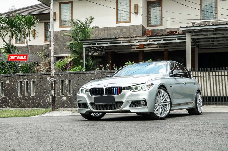  BMW 320i Sedan on Vossen Wheels (VFS4) 2017 года  (фото 6 из 12)